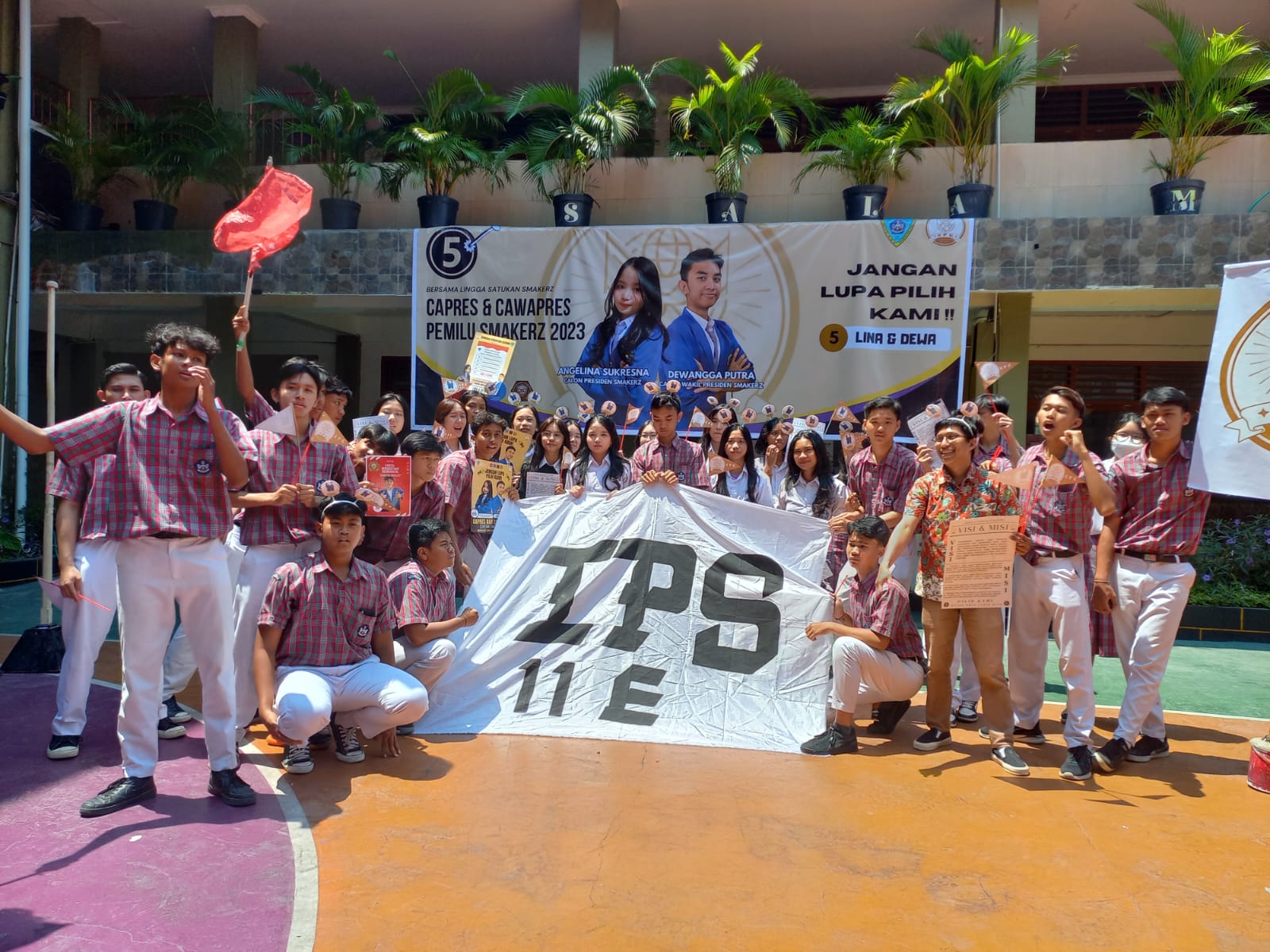 Projek Tema 5 Suara Demokrasi (Suaramu, Ekspresimu: Pemilu Capres & Cawapres Projek SMAK Kesuma Mataram.