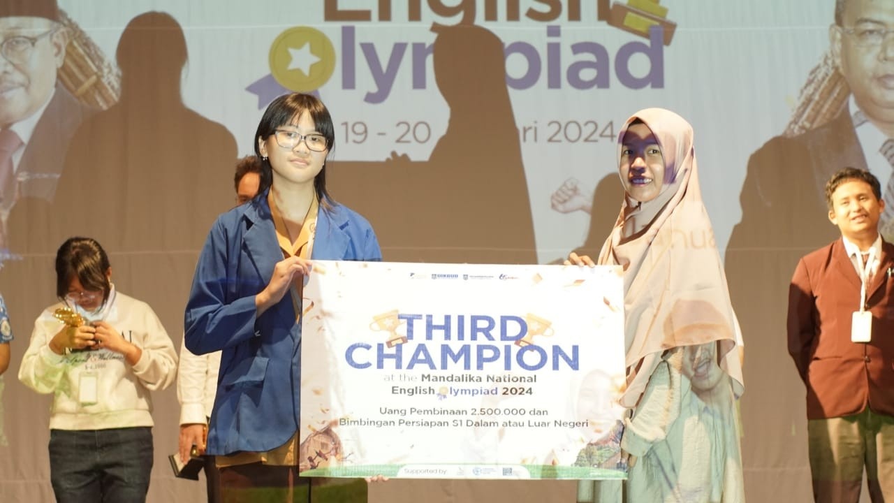 National English Olympiad: SMAK Kesuma Mataram Excels in Olympiad and Debate