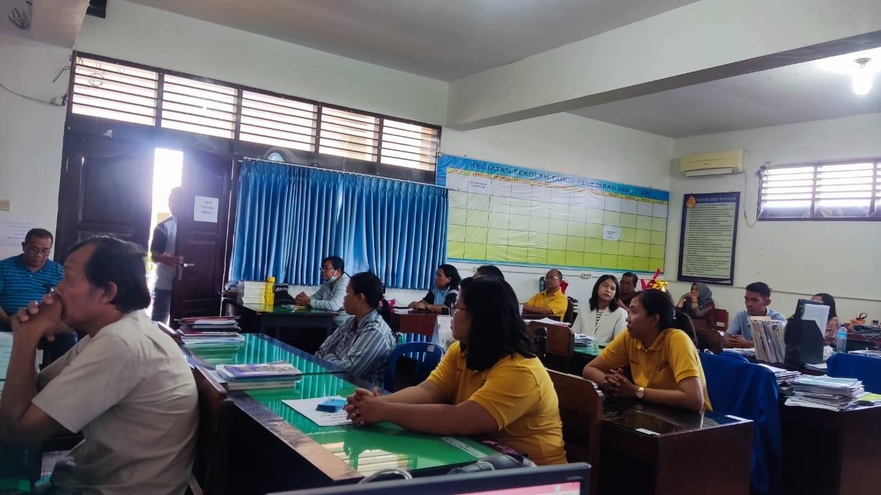 Badan Pengawas Yayasan Insan Mandiri denpasar Melakukan Kunjungan ke SMAK Kesuma Mataram