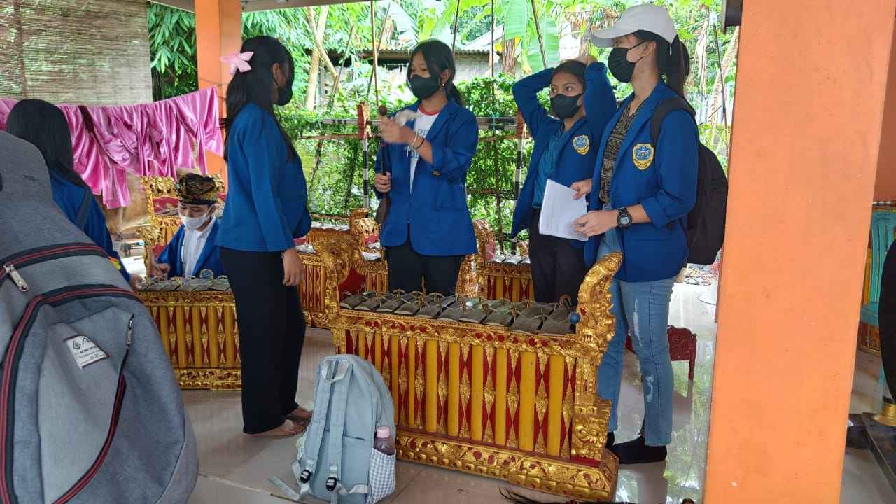 PROJEK TEMA 2 MENDESAIN PEMASARAN PRODUK LOKAL DENGAN E-COMMERCE