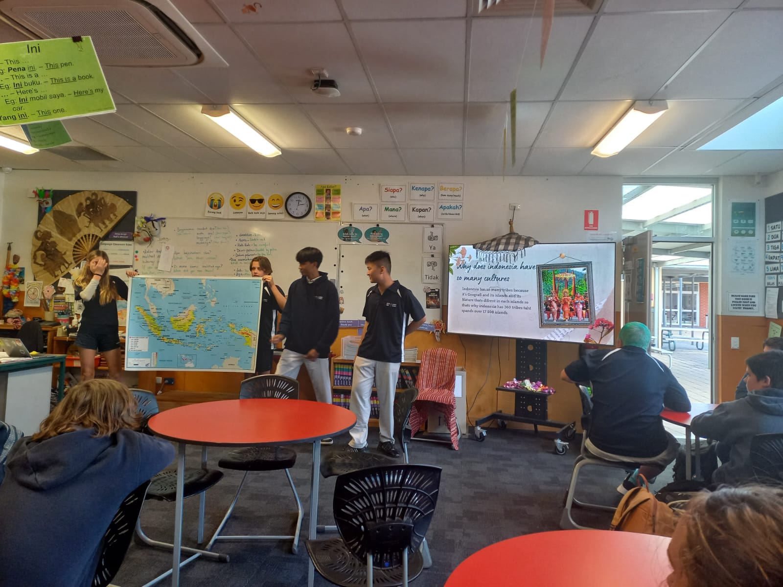 Siswa-siswi SMAK Kesuma Mataram Jalan-jalan ke Victor Harbor High School