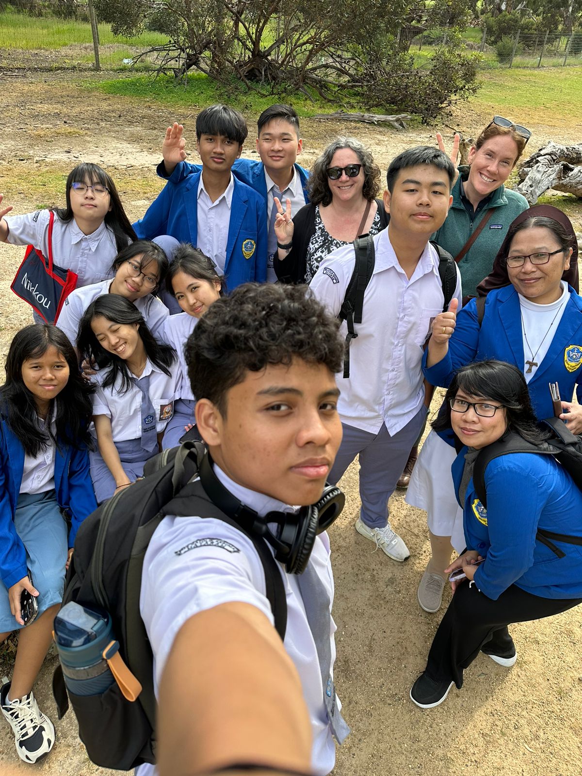 Siswa-siswi SMAK Kesuma Mataram Jalan-jalan ke Victor Harbor High School