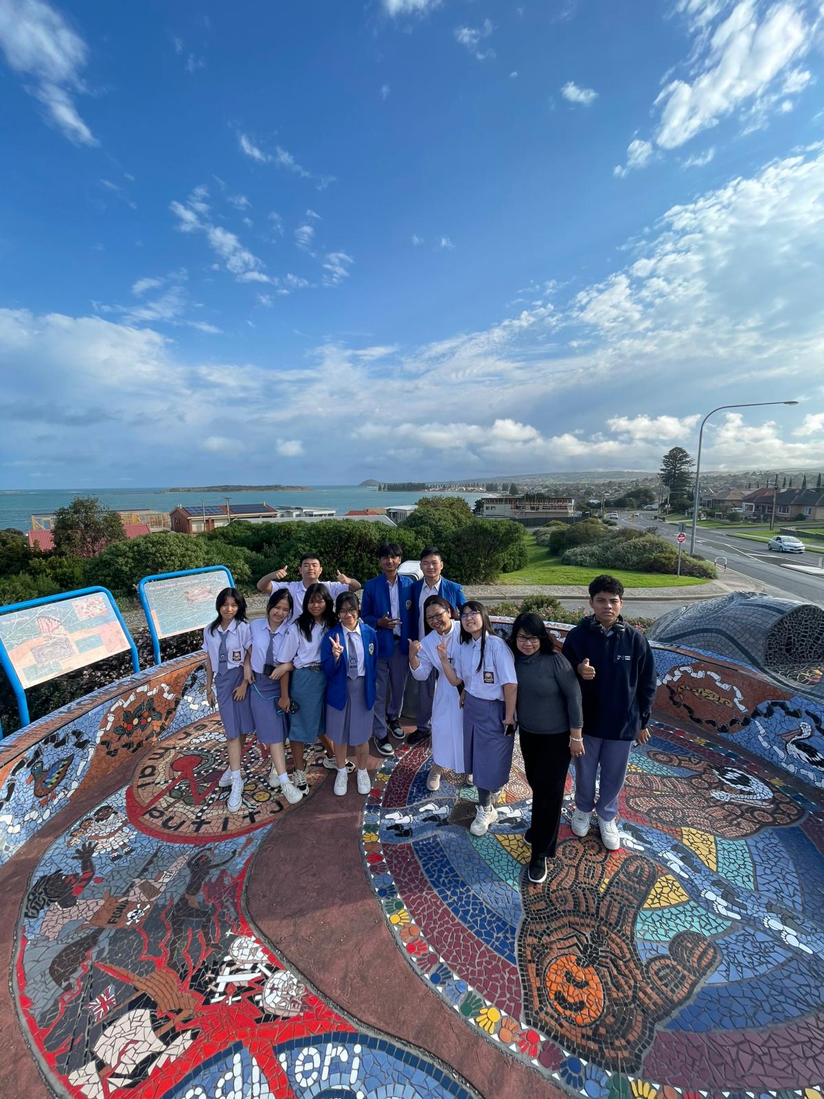 Siswa-siswi SMAK Kesuma Mataram Jalan-jalan ke Victor Harbor High School