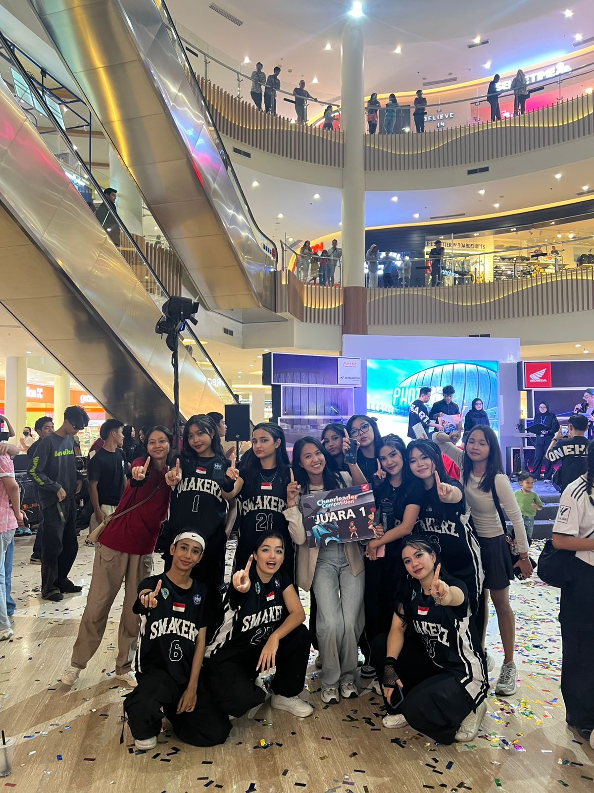 SMAK Kesuma Mataram Raih Juara 1 Chealeader Competition Honda