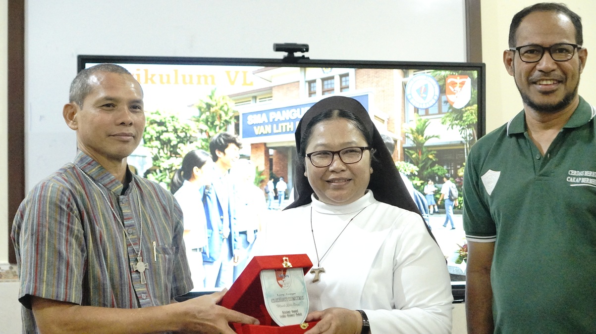 Tingkatkan Mutu Pendidikan, SMAK Kesuma Mataram Gelar Studi Banding ke SMA Pangudi Luhur Van Lith, Yogyakarta
